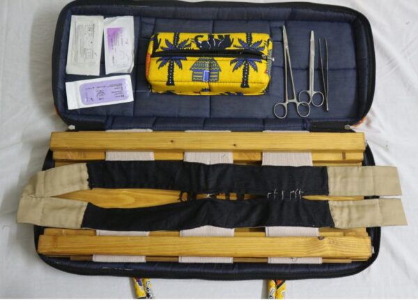 Simulateur artisanal de sutures chirurgicales TiBo Trainer